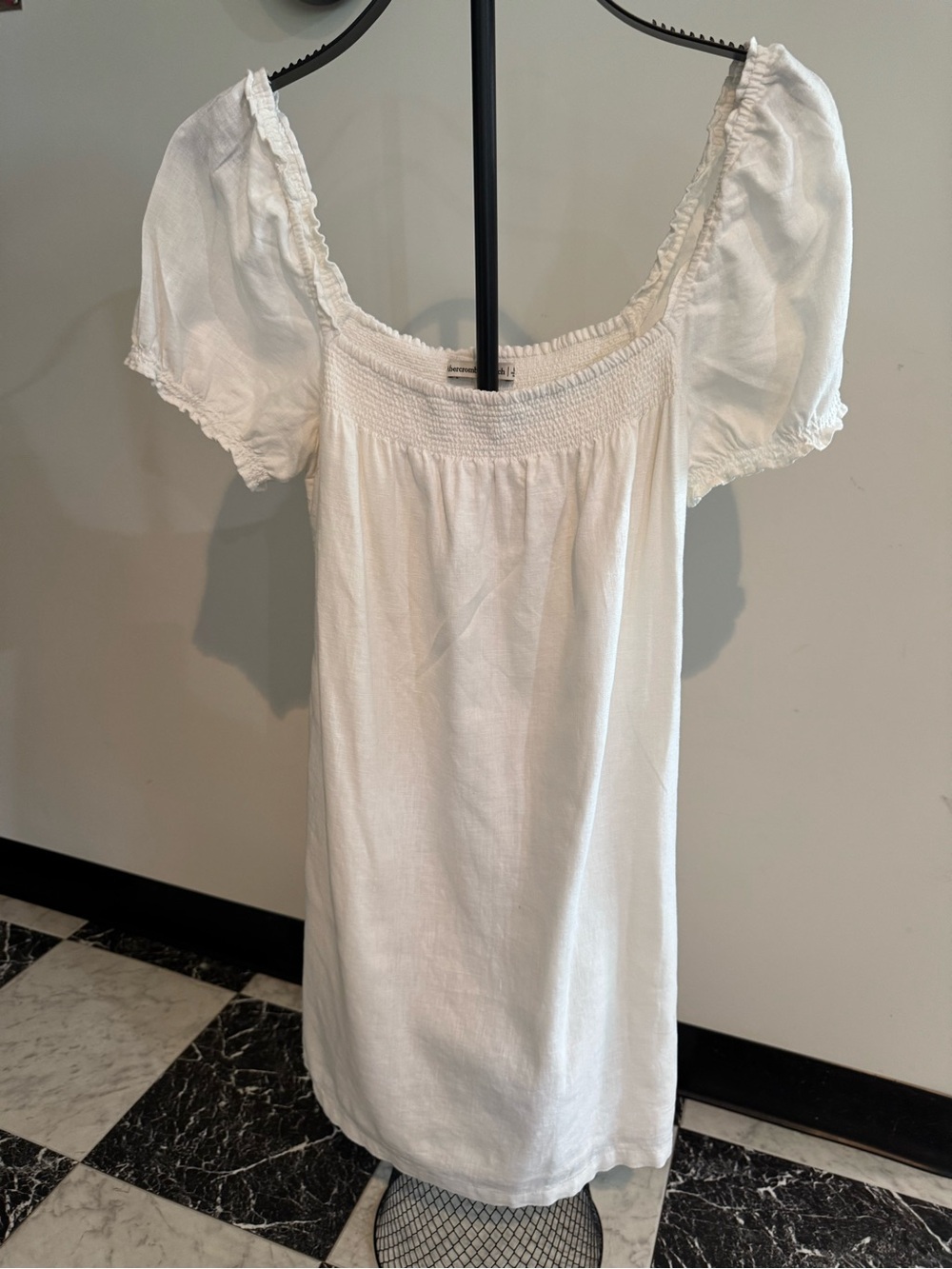 White Puff- Linen blend square neck midi dress. - Picture 2 of 9